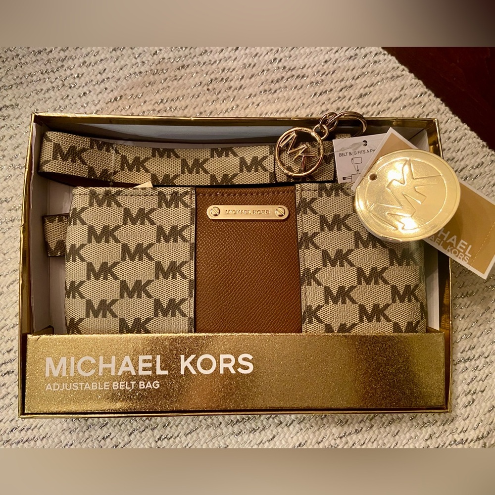 NWT! Authentic Michael Kors adjustable belt bag, crossbody. In Holiday gift box! - Picture 2 of 16